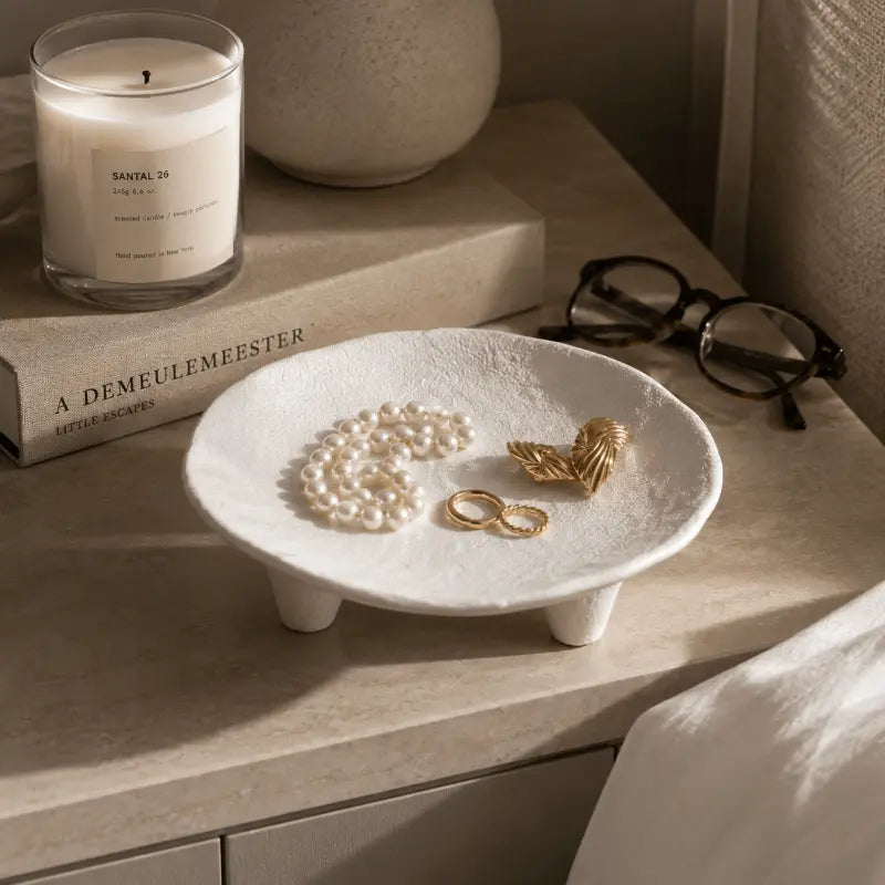 Ceramic decorative tray for jewellery and desktop décor