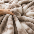 Luxurious Faux Rabbit Fur Blanket – Soft Warm Throw Blanket