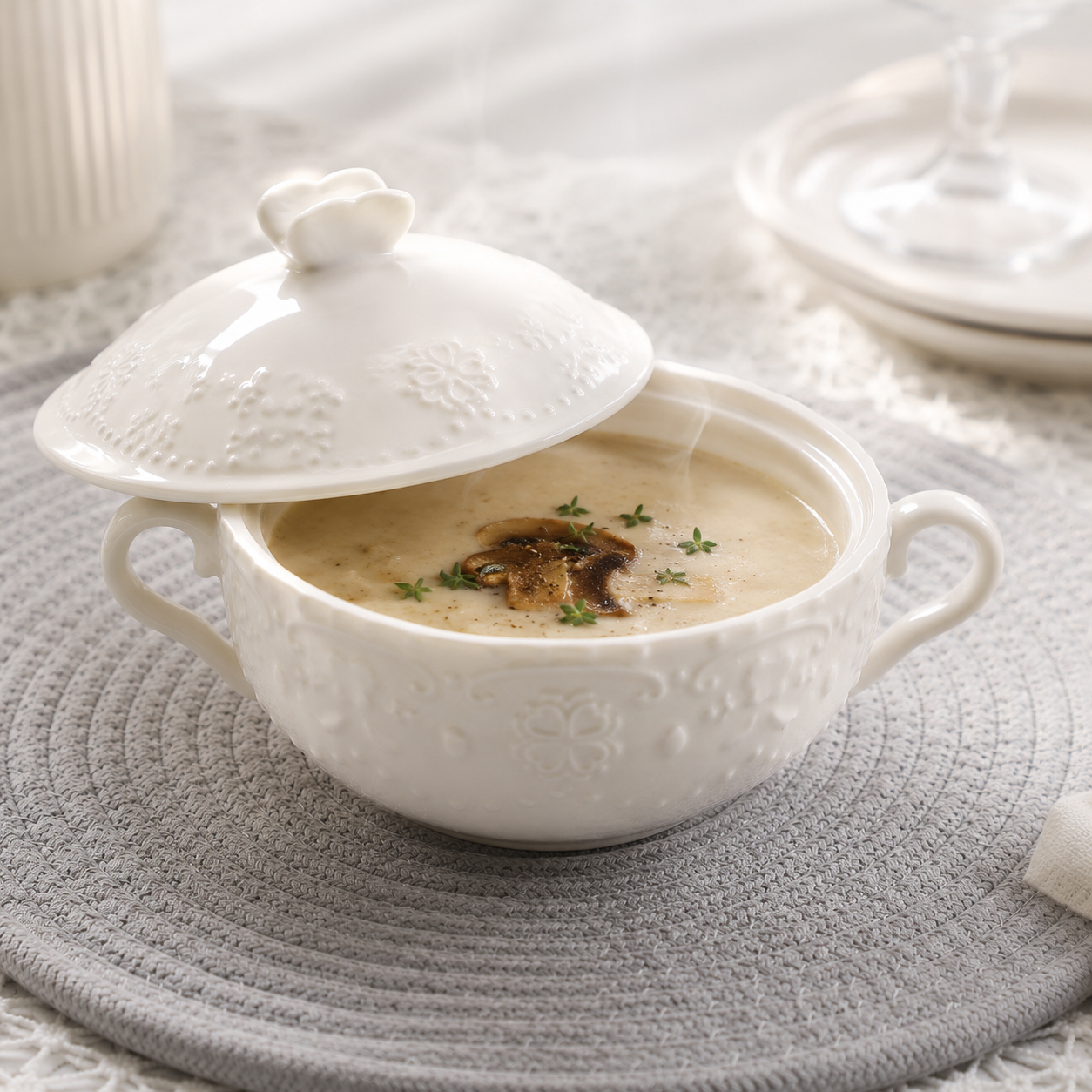 Embossed Covered Porcelain Bowl – 280ml