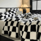 Soft fleece throw blanket for bedroom and living room décor